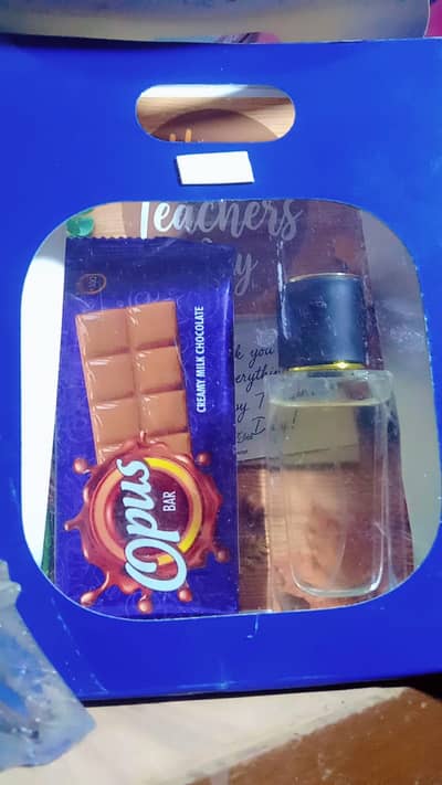 Gift Pack 1 Perfume + Choclate only in 650