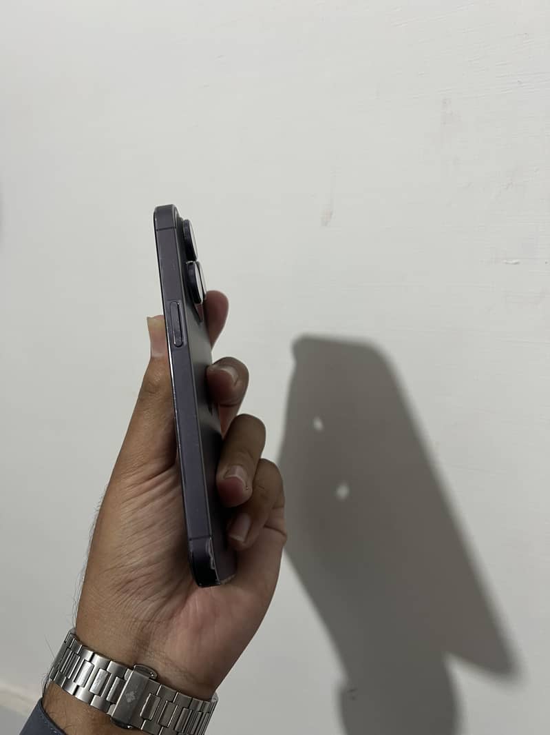 Apple iPhone 14 Pro 1