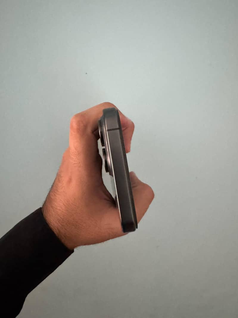 Apple iPhone 15 Pro Max 3