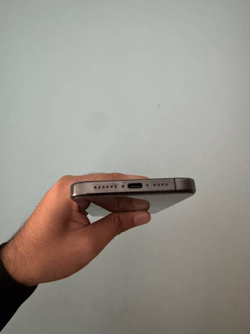 Apple iPhone 15 Pro Max 5