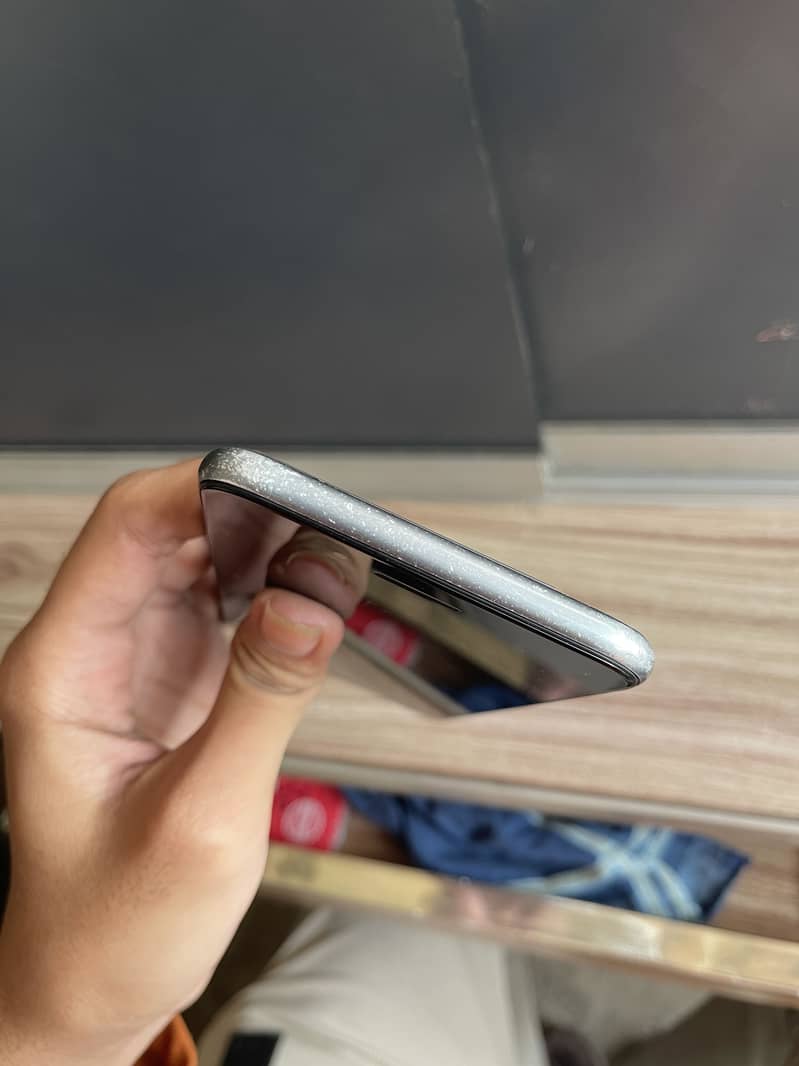 Apple iPhone 8 Plus 3