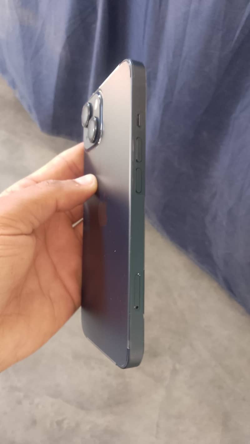 Apple iPhone 13 1