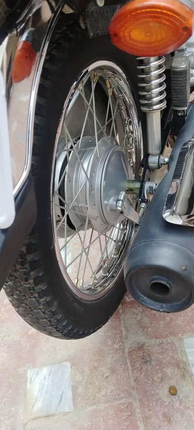 Honda 125 self start silver edition brand new bike no issues no tens