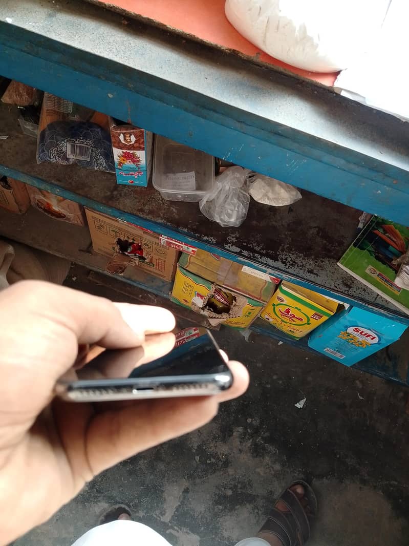 Apple iPhone X 5