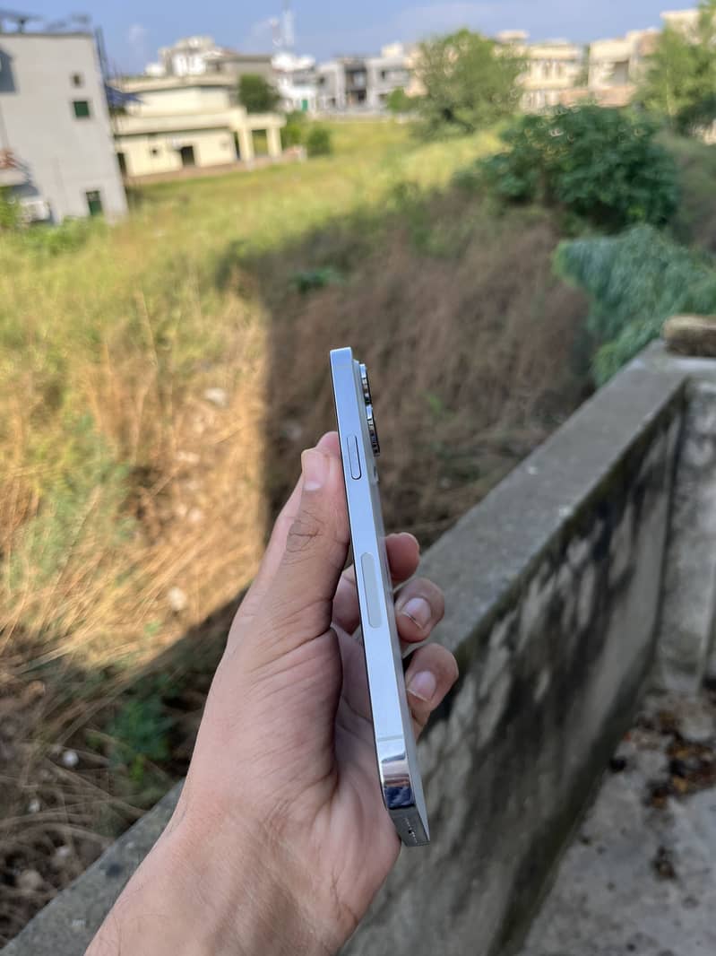 Apple iPhone 14 Pro Max 5