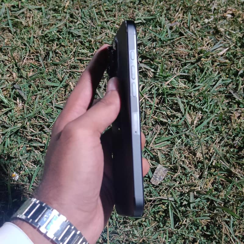 Apple iPhone 16 Pro Max jv 5