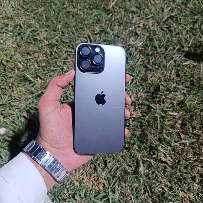 Apple iPhone 16 Pro Max jv 7