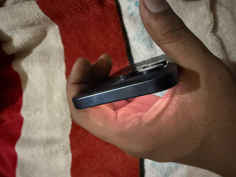 Apple iPhone 15 Pro 3