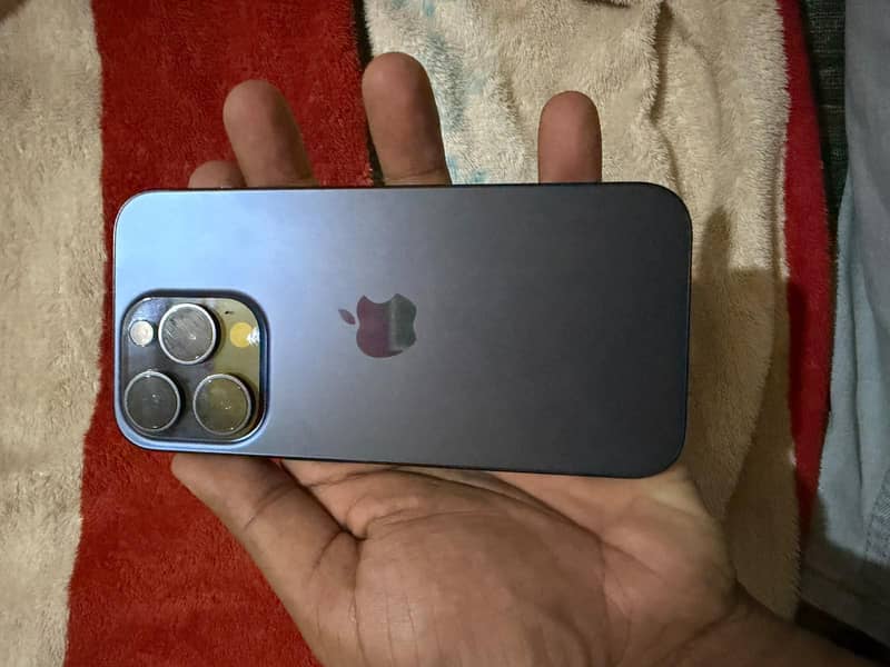 Apple iPhone 15 Pro 4