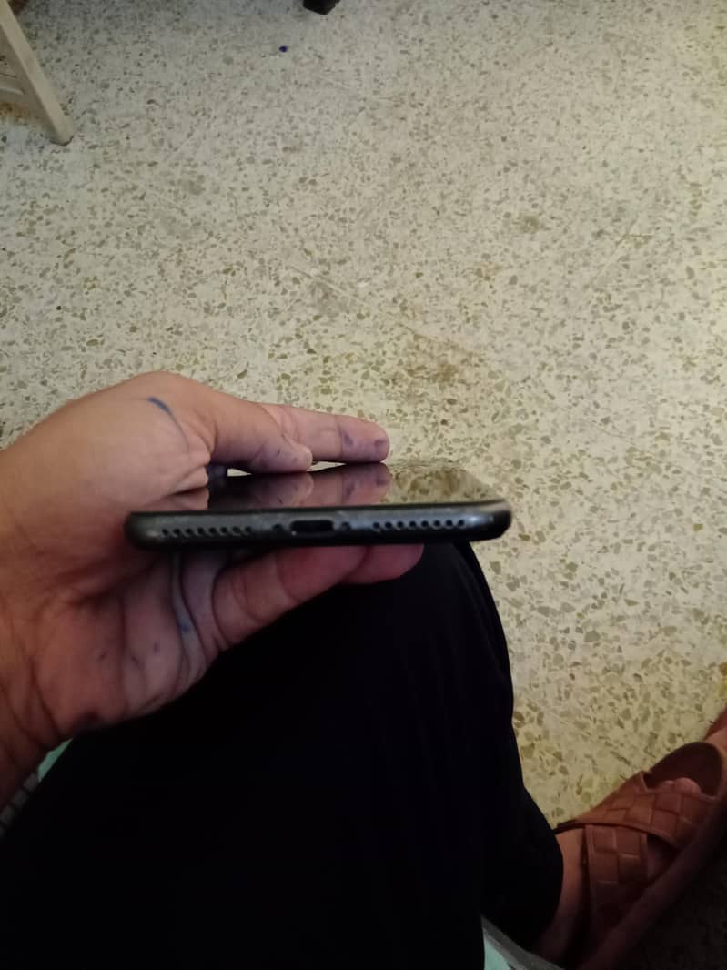 Apple iPhone 8 Plus 1