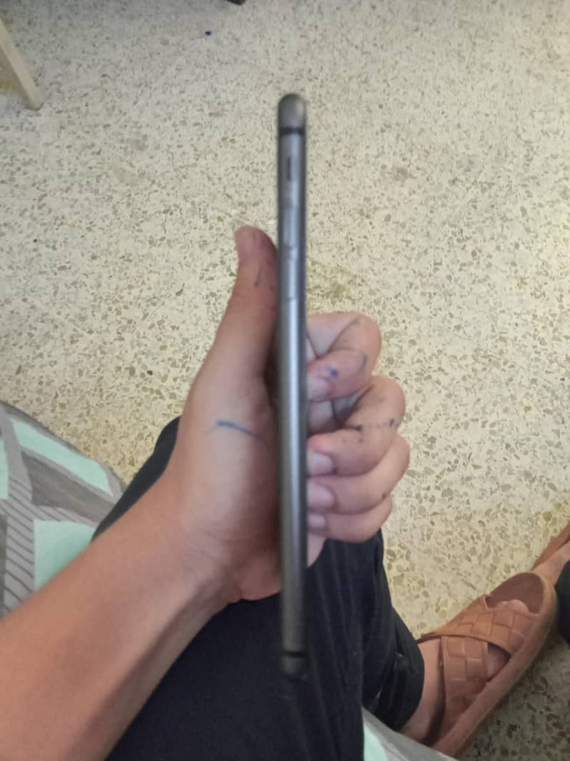 Apple iPhone 8 Plus 5