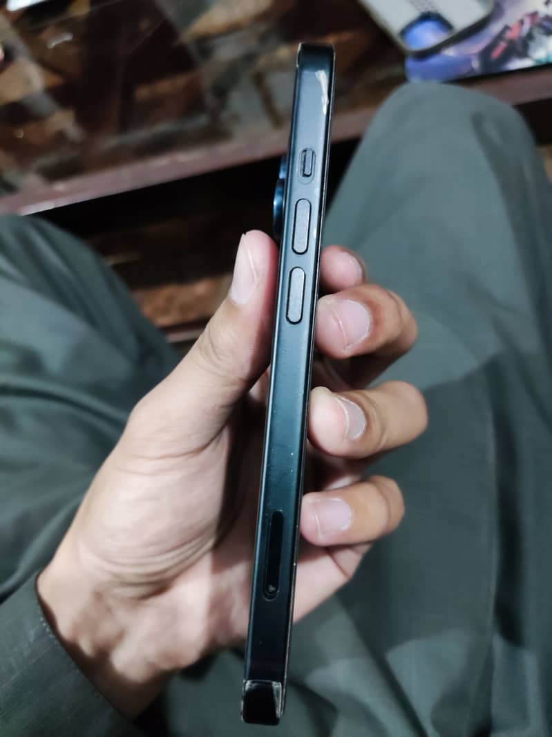 Apple iPhone 15 3