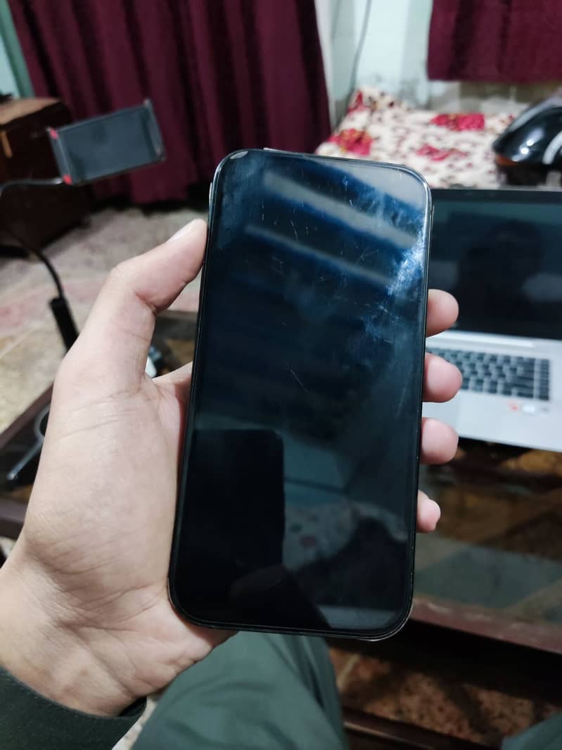 Apple iPhone 15 4