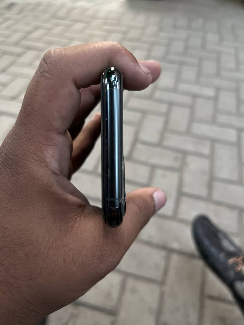 Apple iPhone 11 Pro 7