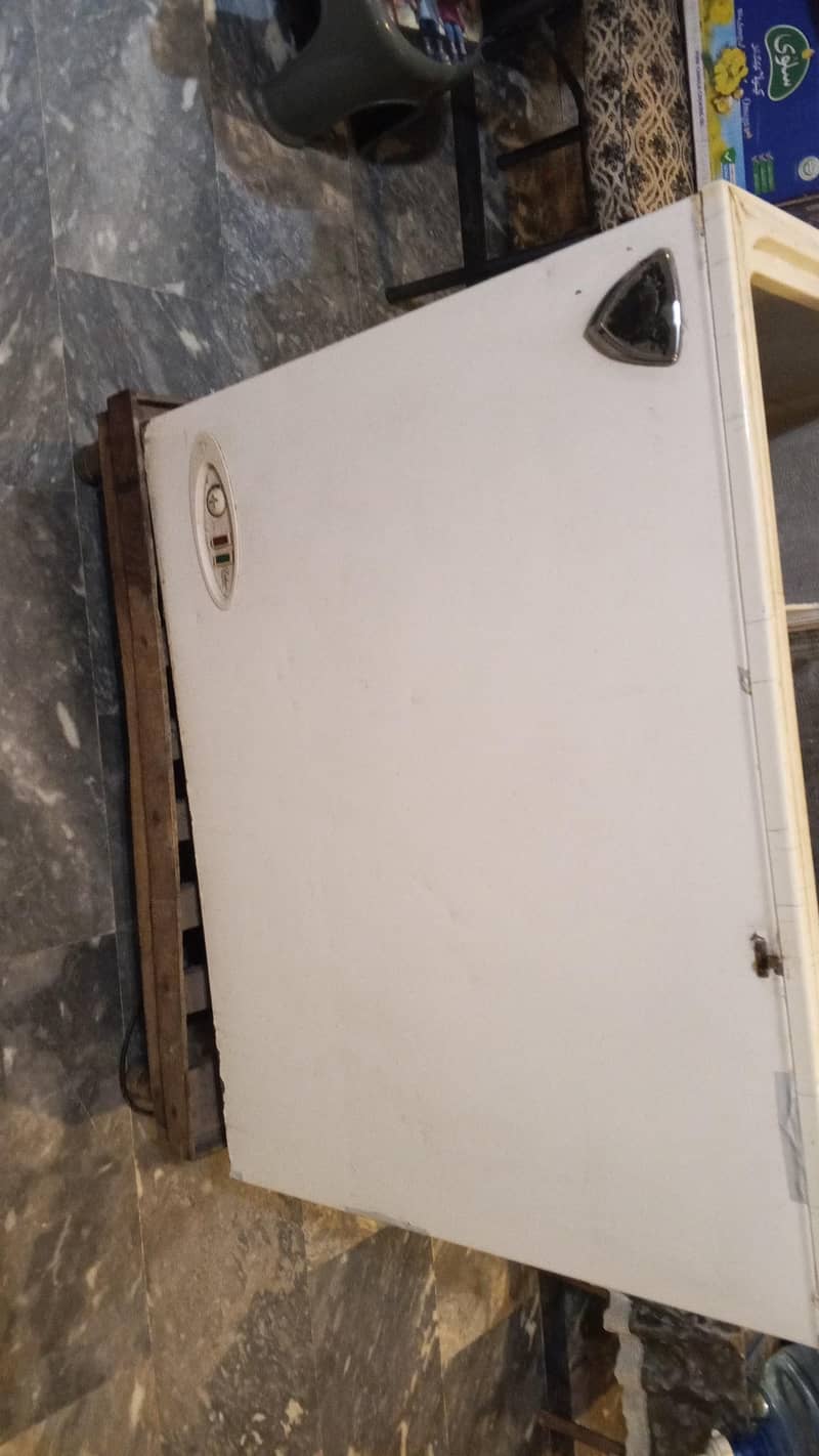 neat and clean condition 0