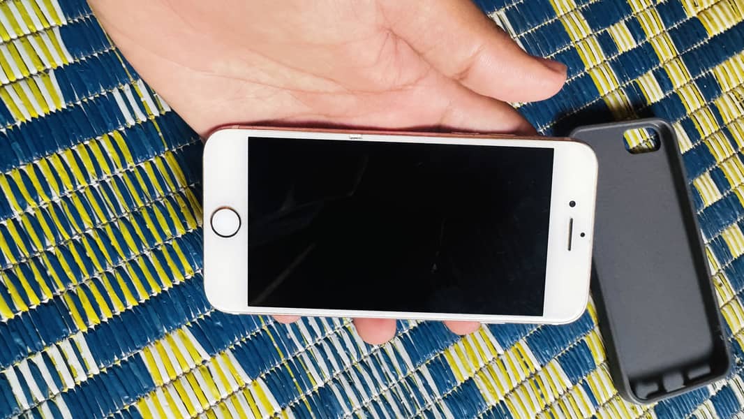 Apple iPhone 7 2