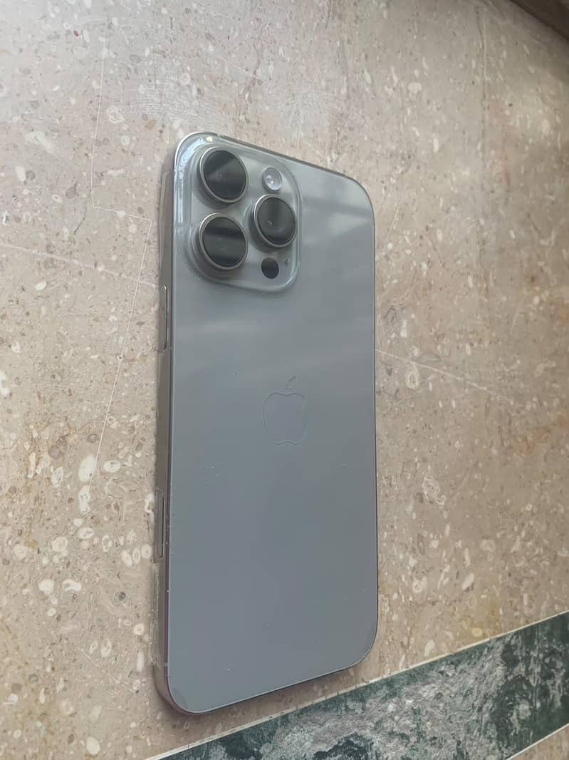 iPhone 16 Pro Max jv 2