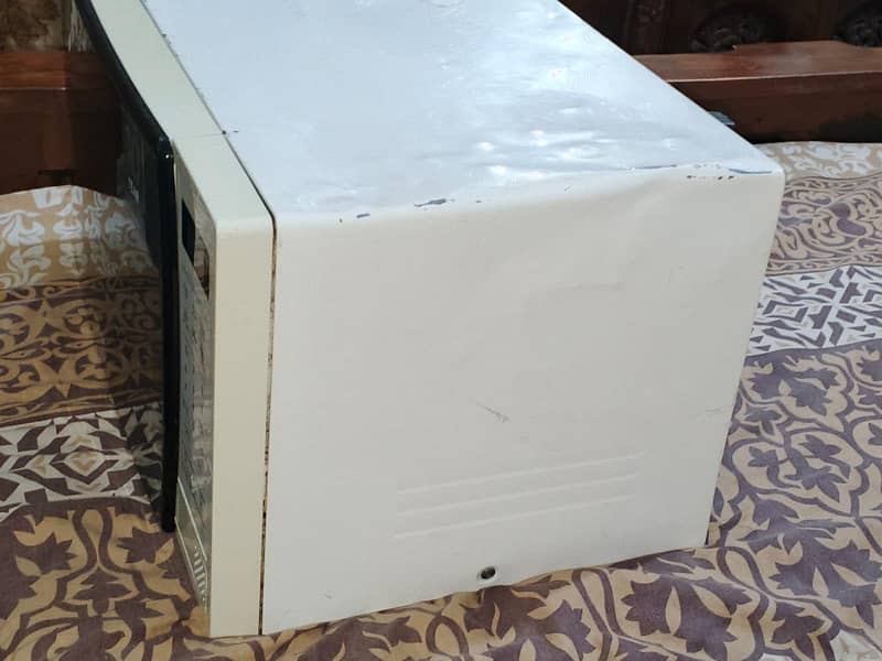 Dawlance microwave 1