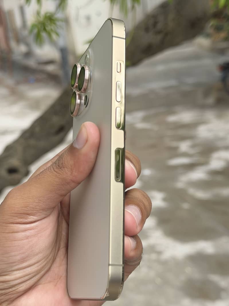Apple iPhone 13 Pro 6