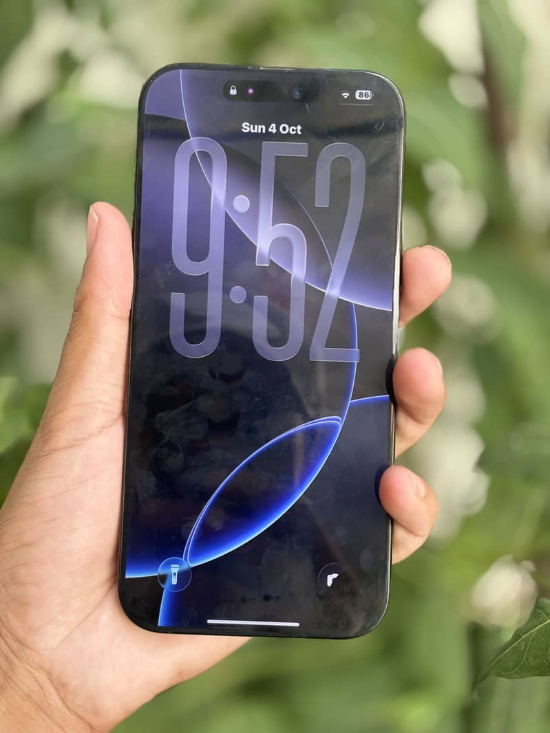 Apple iPhone 16 Pro Max 2