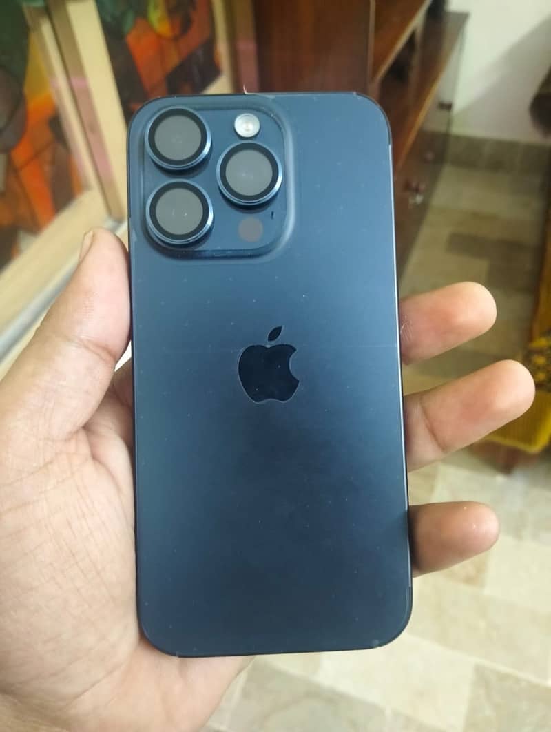 Apple iPhone 15 Pro 2