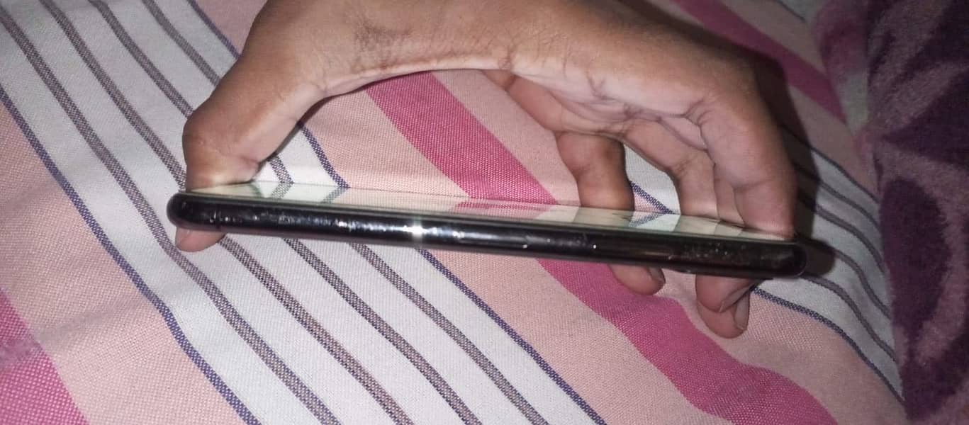 Apple iPhone X 3