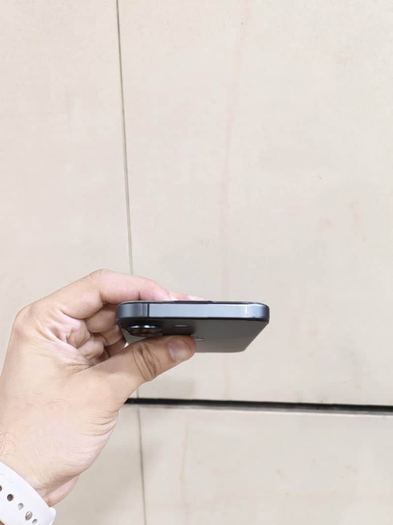 Apple iPhone 17 4