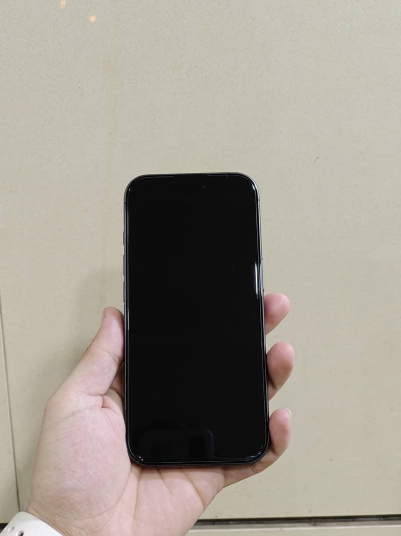 Apple iPhone 17 5