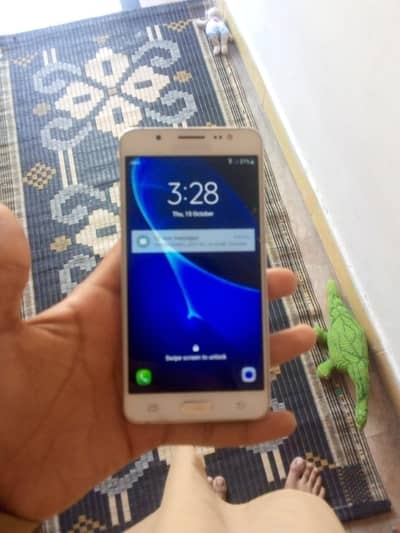 Samsung Mobile J5