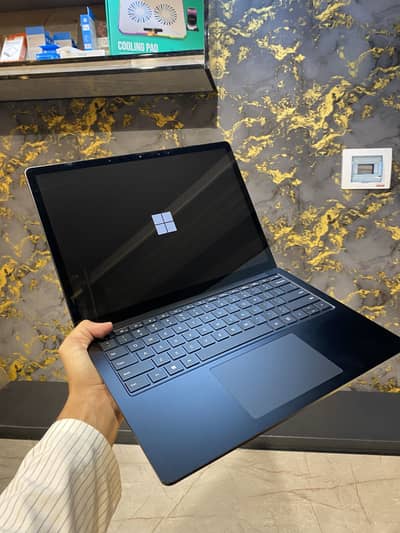 Microsoft Surface Laptop 5 | i7 12th Gen | 16/256 GB |