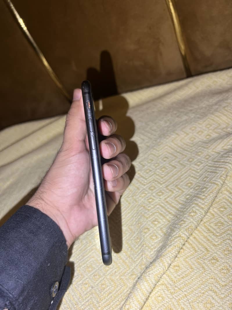 Apple iPhone 8 5