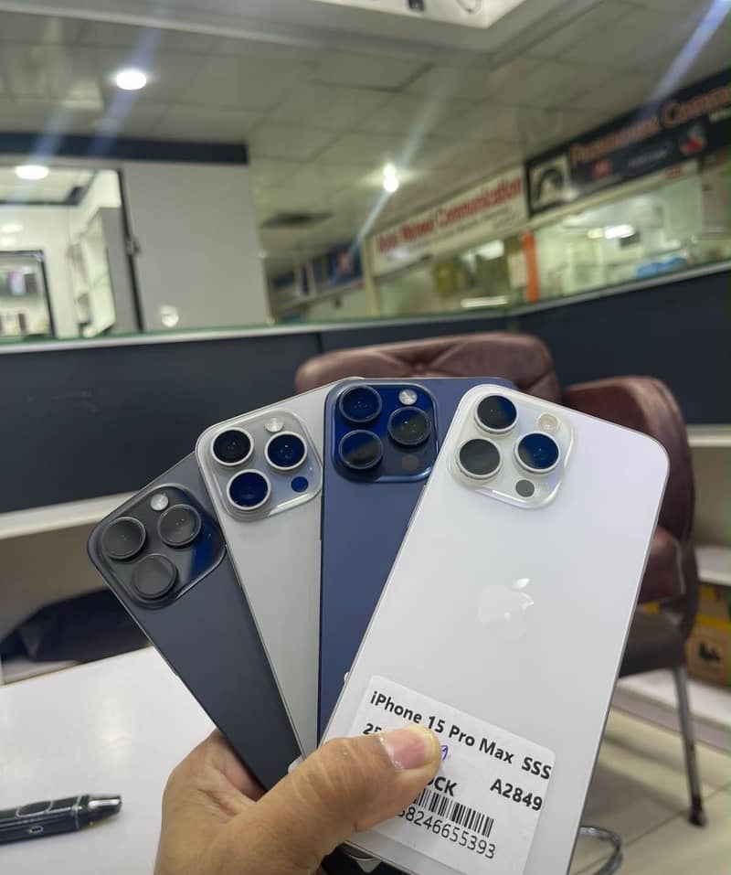 Apple iPhone 15 Pro Max 0