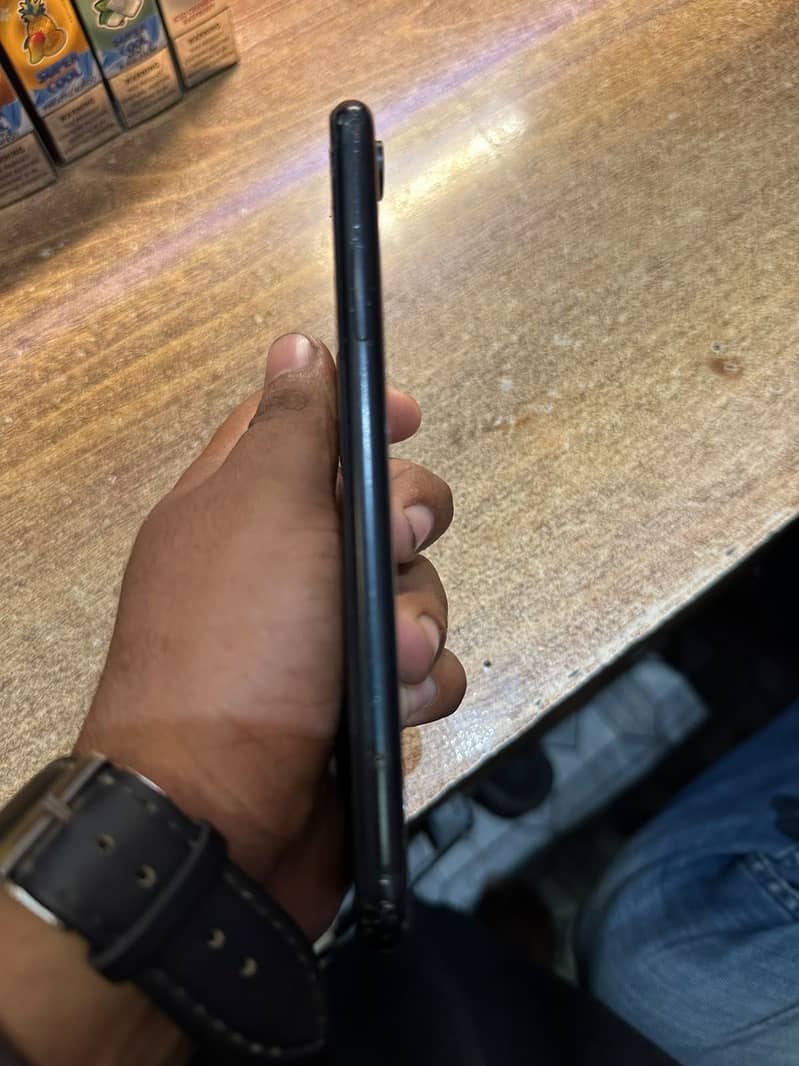 Apple iPhone XR 3