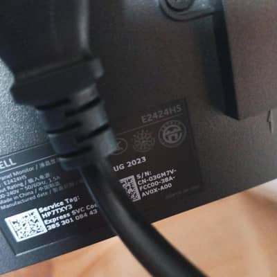 Dell 24 Inches LED with Build In Speakers 60HZ