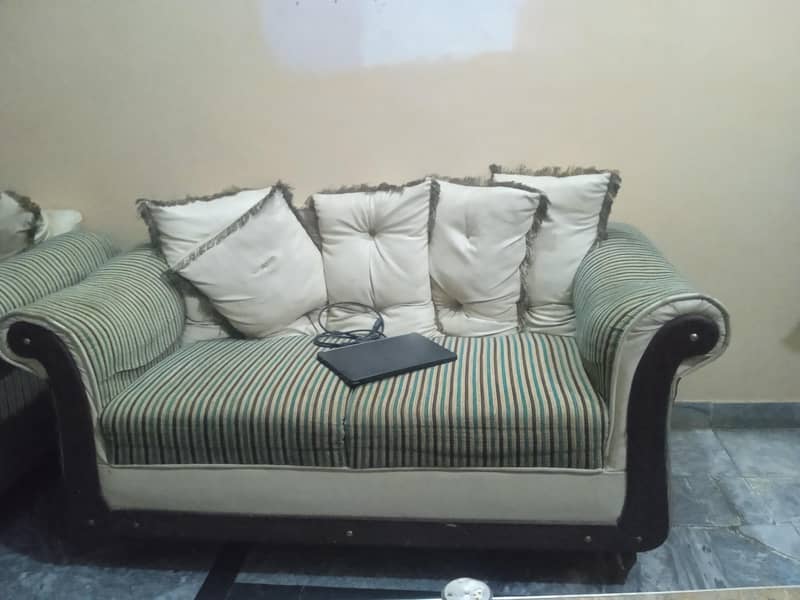 sofa good condition 1