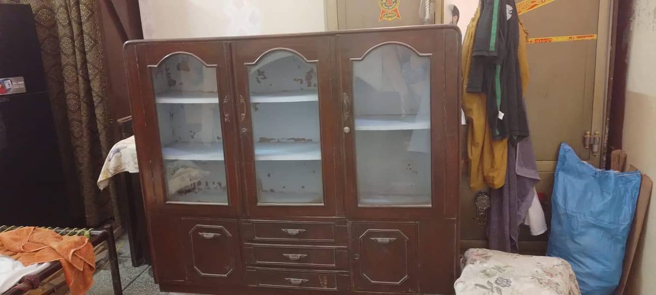 dressing table/ showcases 0