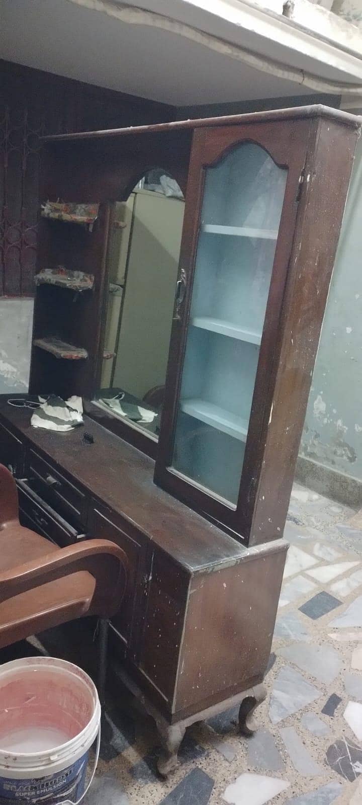 dressing table/ showcases 1