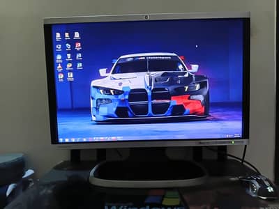 HP Compaq LA2405x 24-Inch Monitor for Sale