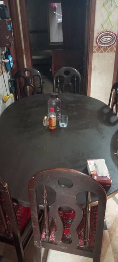 6 chairs + 1 Dining table