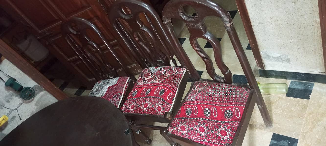6 chairs + 1 Dining table 3