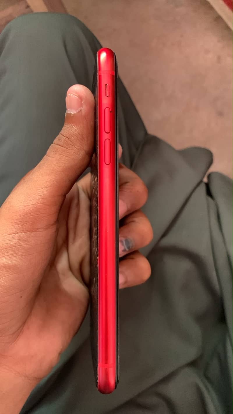 Apple iPhone 11 4