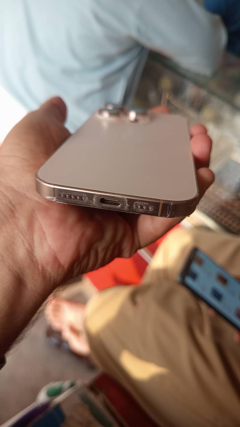 Iphone 16pro 1