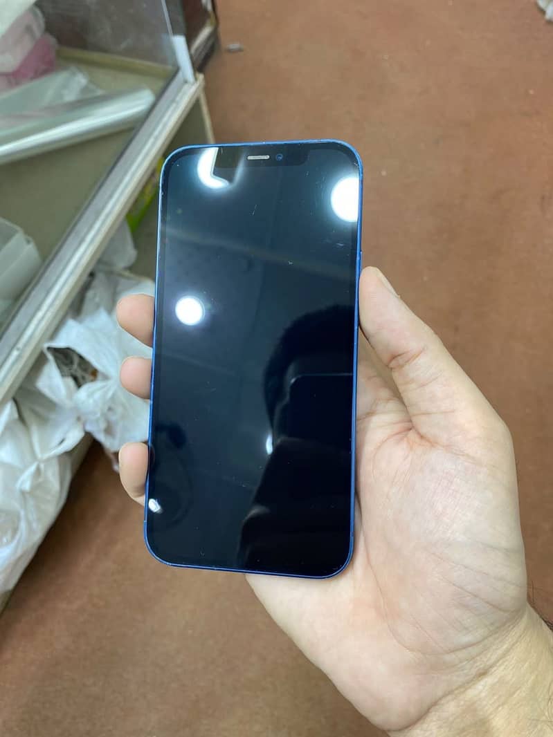 Apple iPhone 12 3