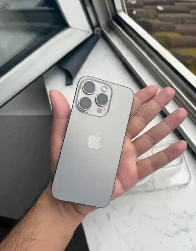 Apple iPhone 15 Pro 1