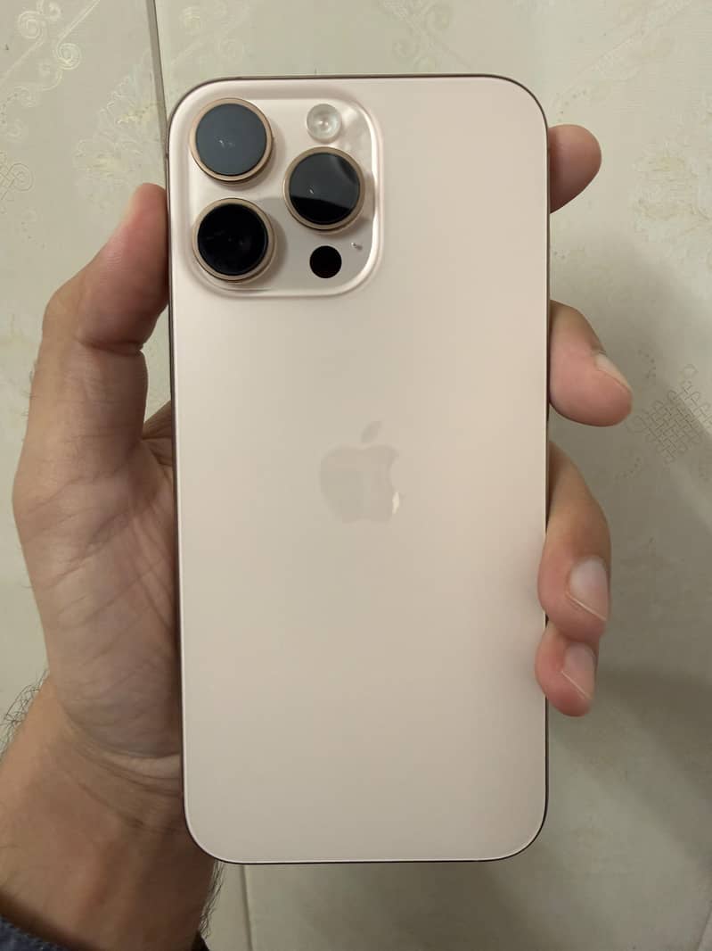 Apple iPhone 16 Pro Max 0