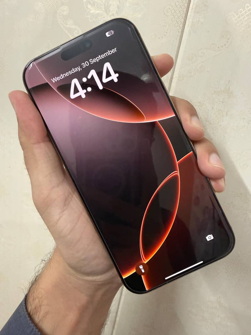 Apple iPhone 16 Pro Max 2