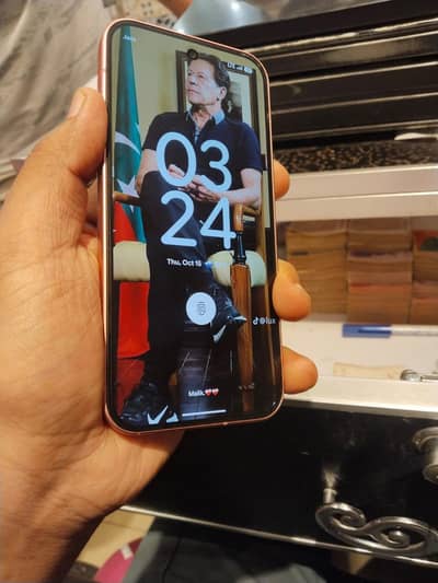 Google Pixel 9 8.128 with 30w charger