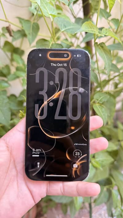Apple iPhone 16