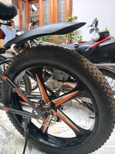 Morgan 26-inch fat tyre geared cycle for sale in Faisalabad. Grey and