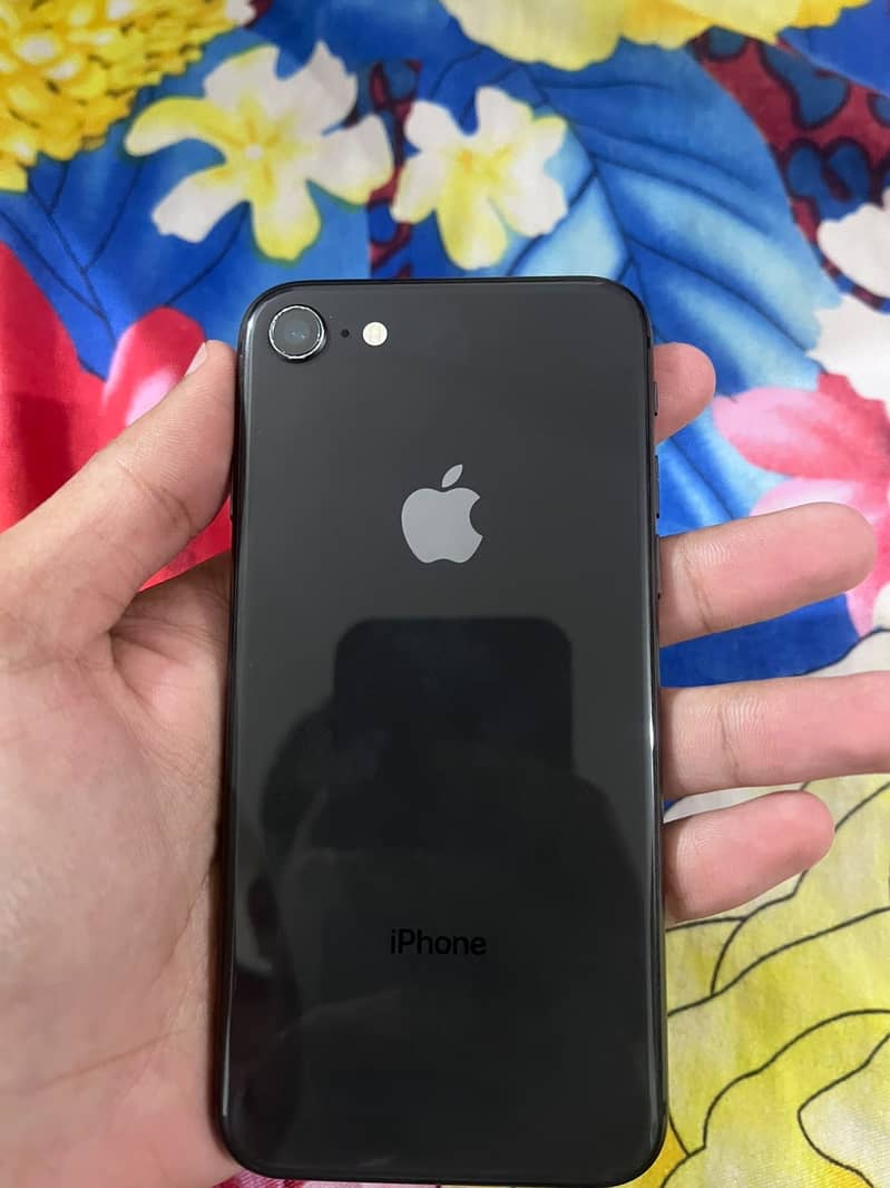 Apple iPhone 8 3